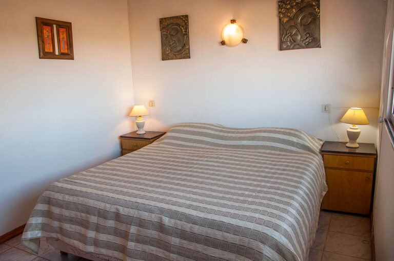 Playa 2 ambientes: habitación matrimonial