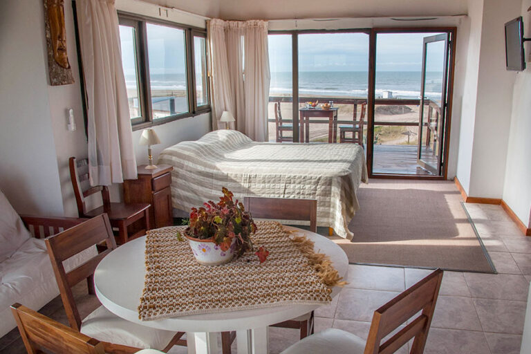 Sol C y D: loft con cama matrimonial y salida al deck