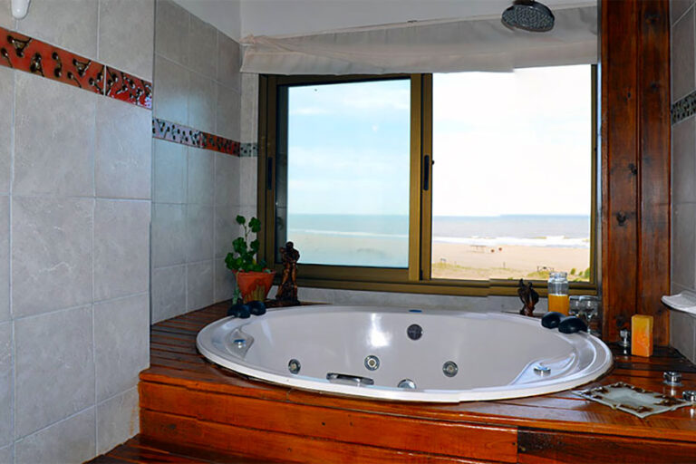 Sol C y D: jacuzzi doble con vista al mar